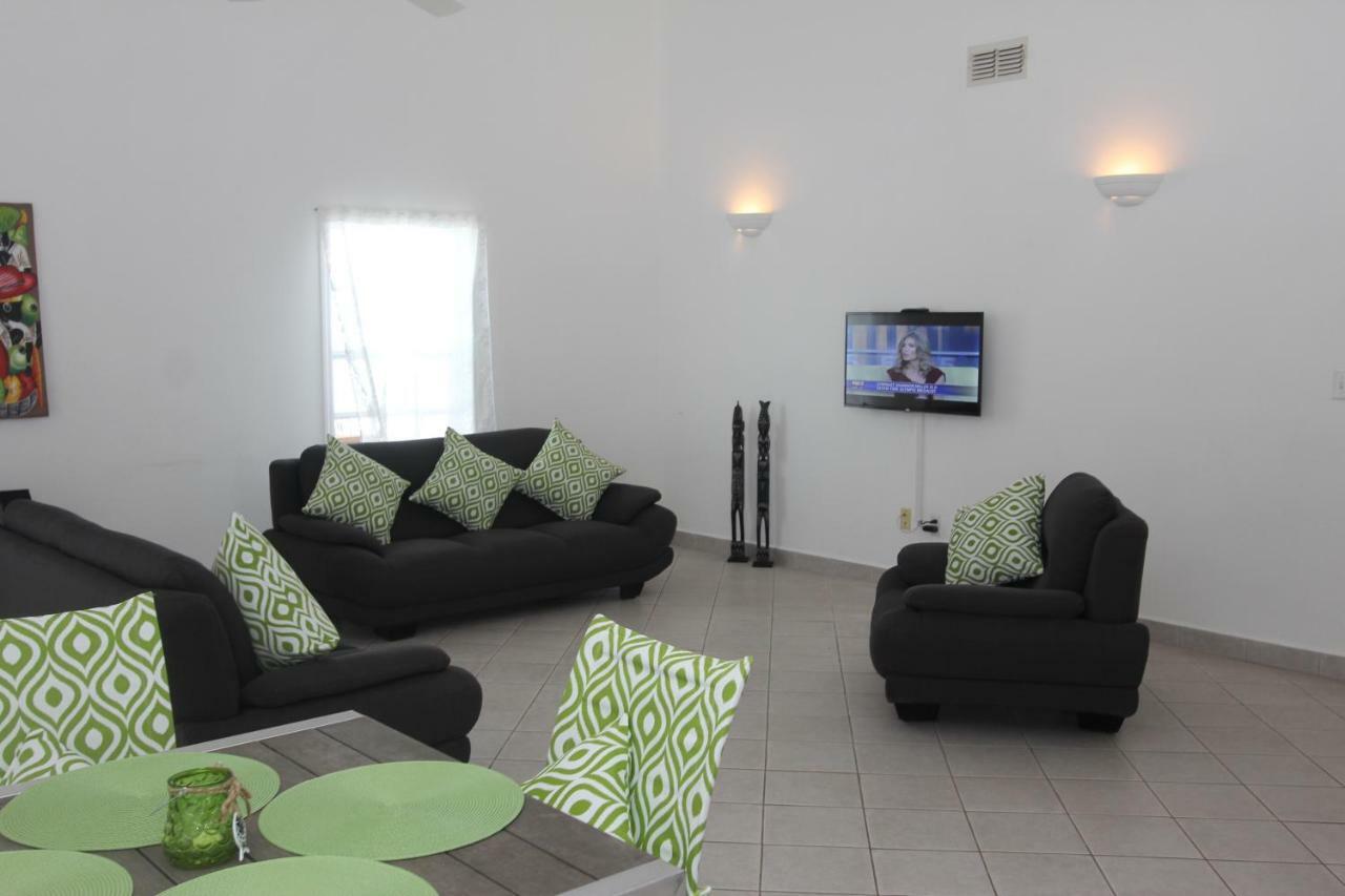 Vila The White House Jolly Harbour Exteriér fotografie